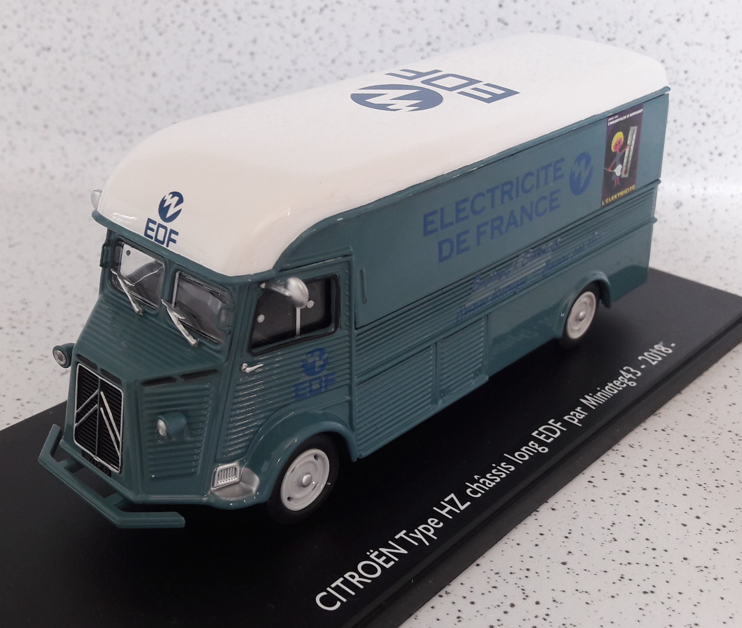 voiture miniature enedis