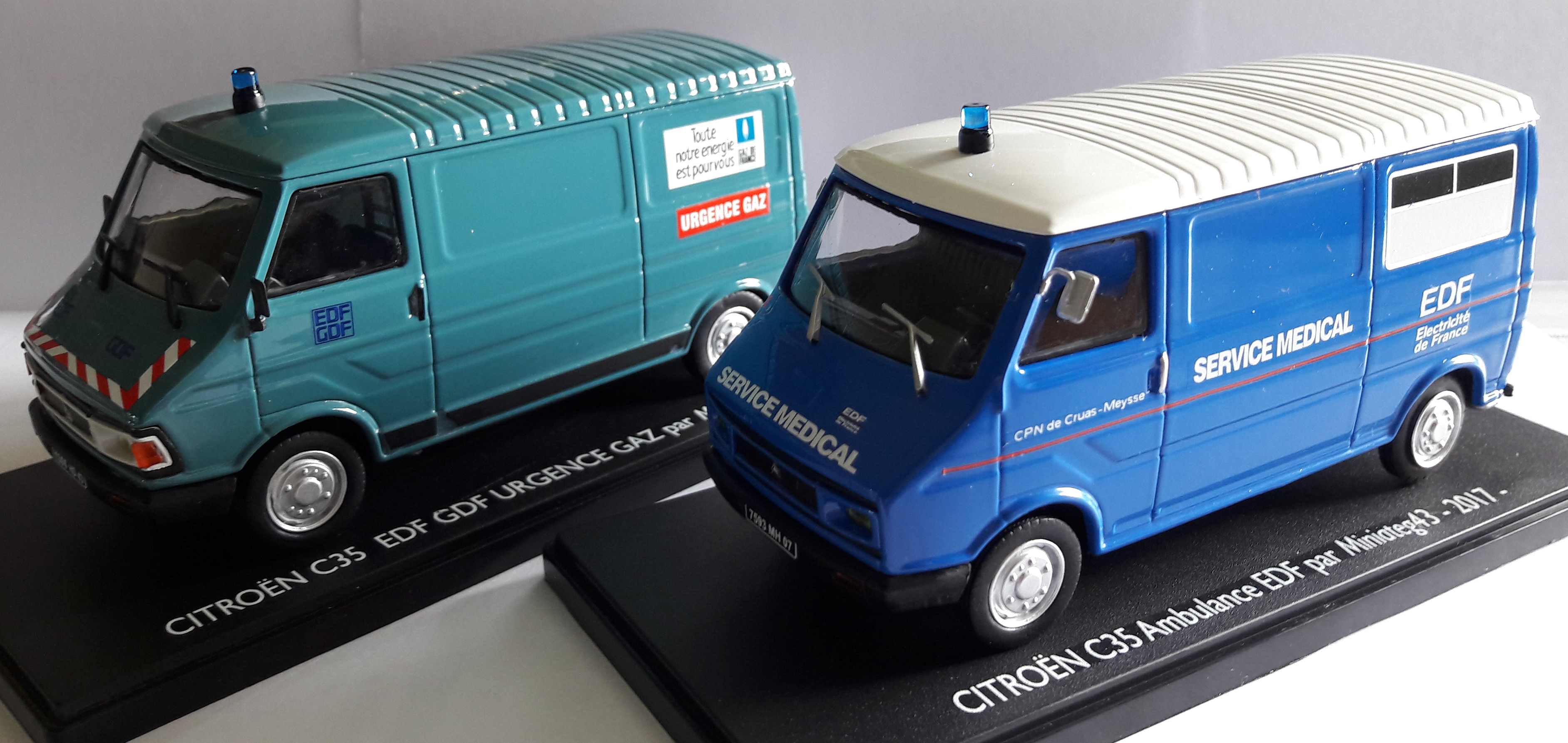 Lot De 2 Miniatures Véhicules : Land Rover 1/43 Et Citroën C35 1/50 - Solido, Occasion